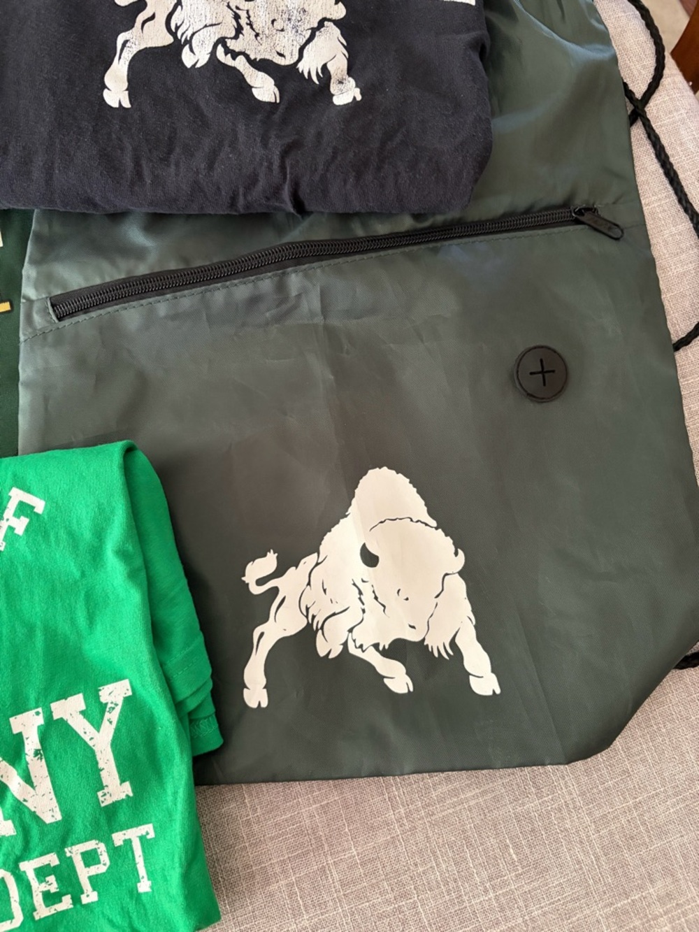 Bethany College / Bethany Bison Green Basketball Tee & Apparel Bundle - Picture 6 of 6